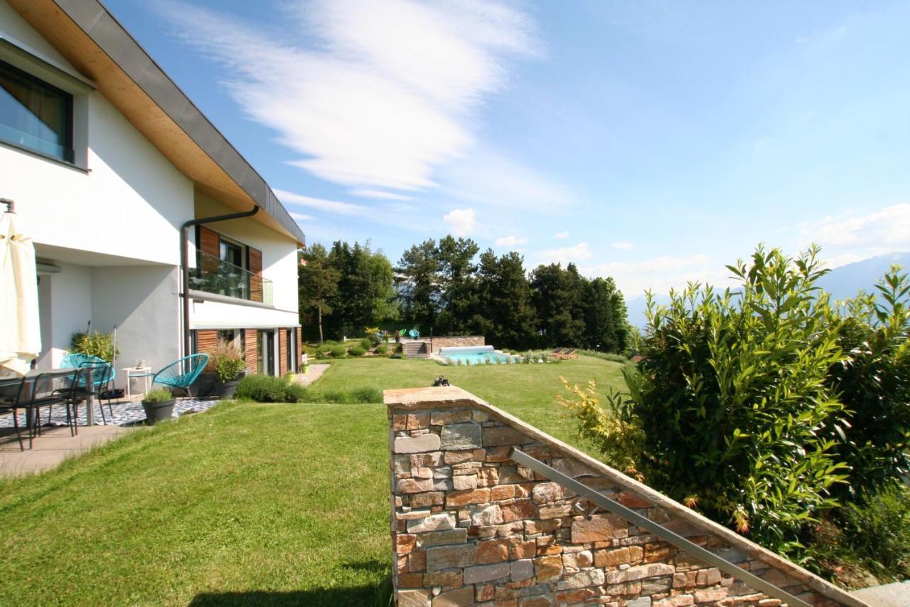 Montreux Holiday Home Luaran gambar