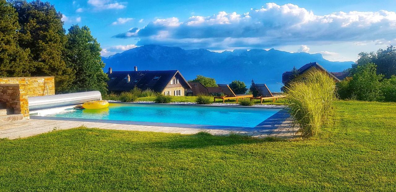 Montreux Holiday Home Luaran gambar