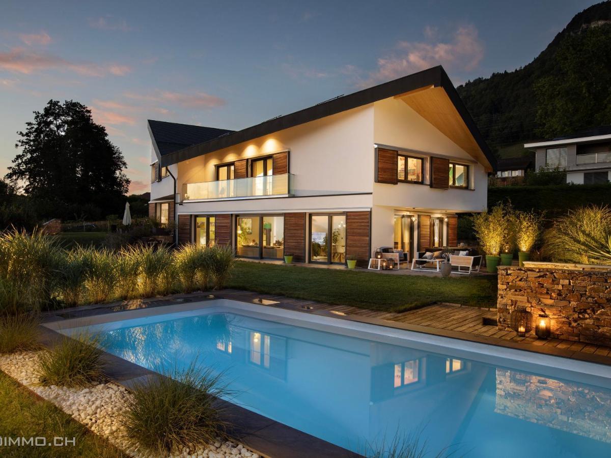 Montreux Holiday Home Luaran gambar
