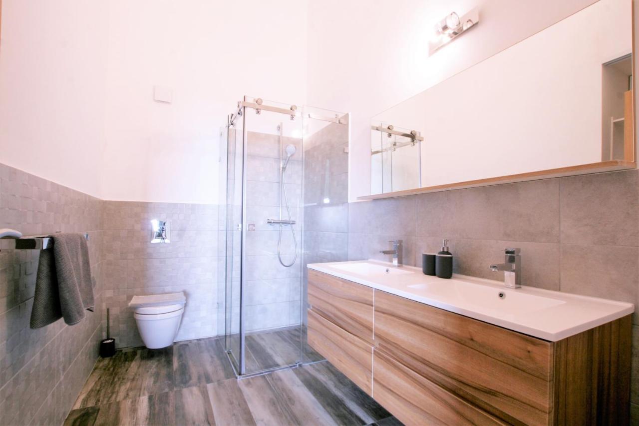 Montreux Holiday Home Luaran gambar