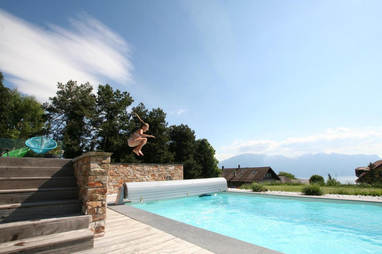 Montreux Holiday Home Luaran gambar