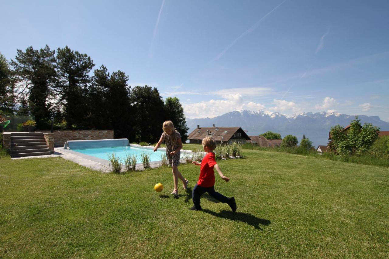 Montreux Holiday Home Luaran gambar