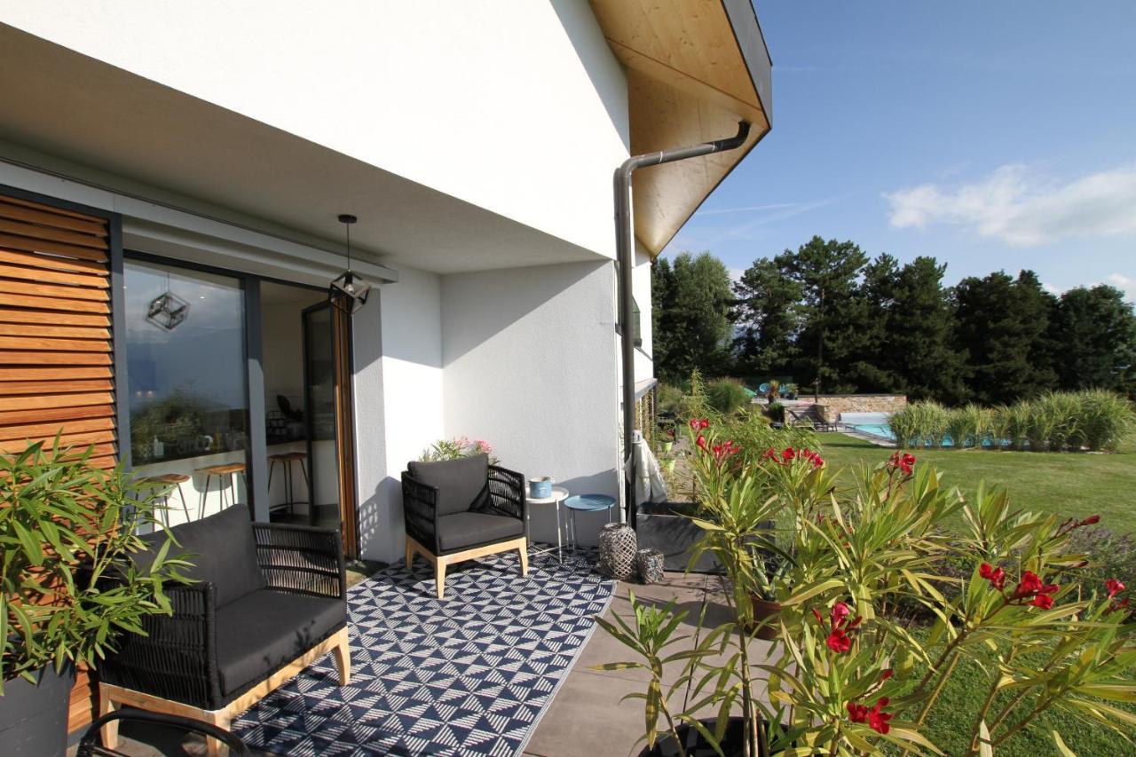 Montreux Holiday Home Luaran gambar