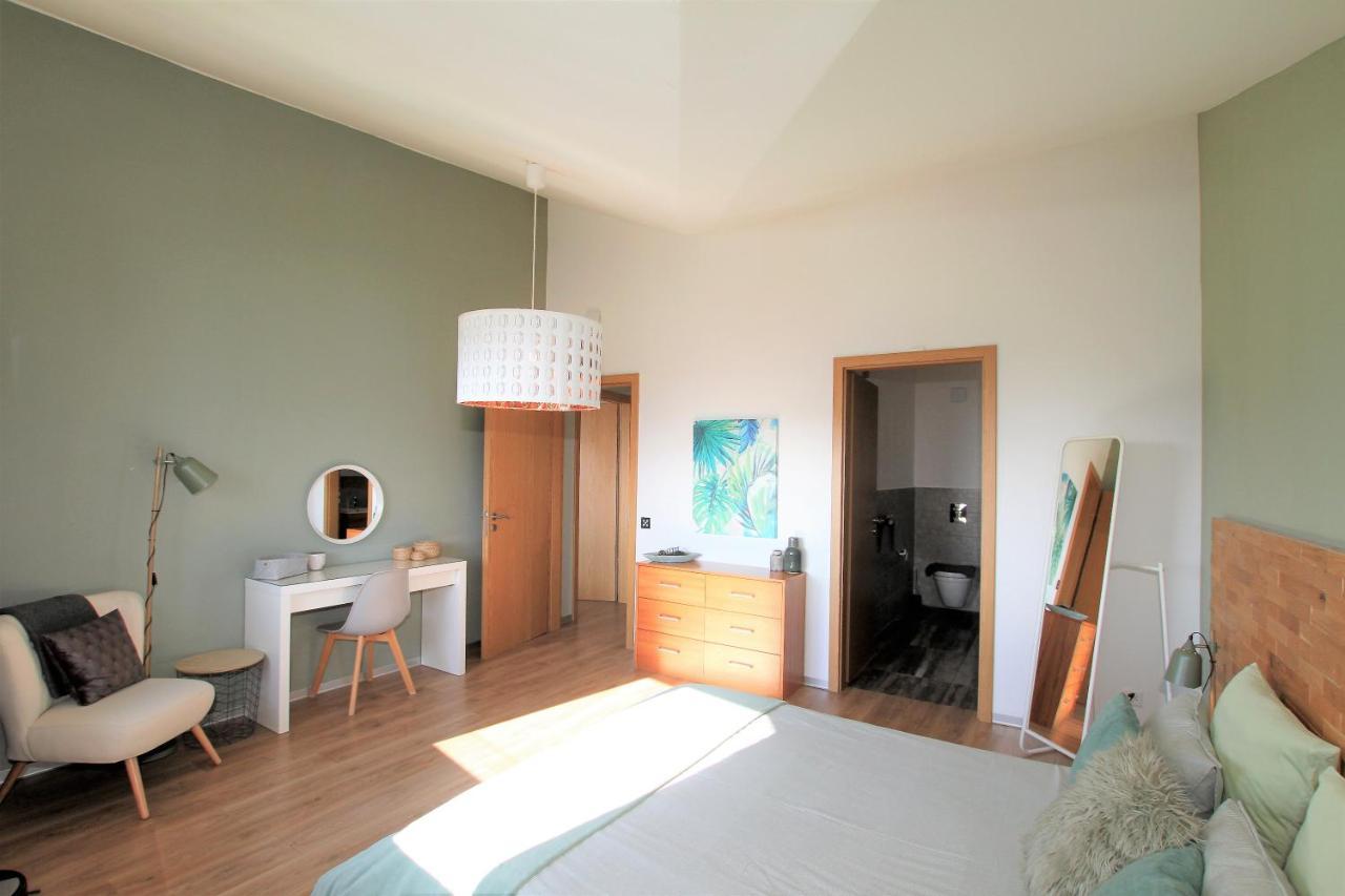 Montreux Holiday Home Luaran gambar