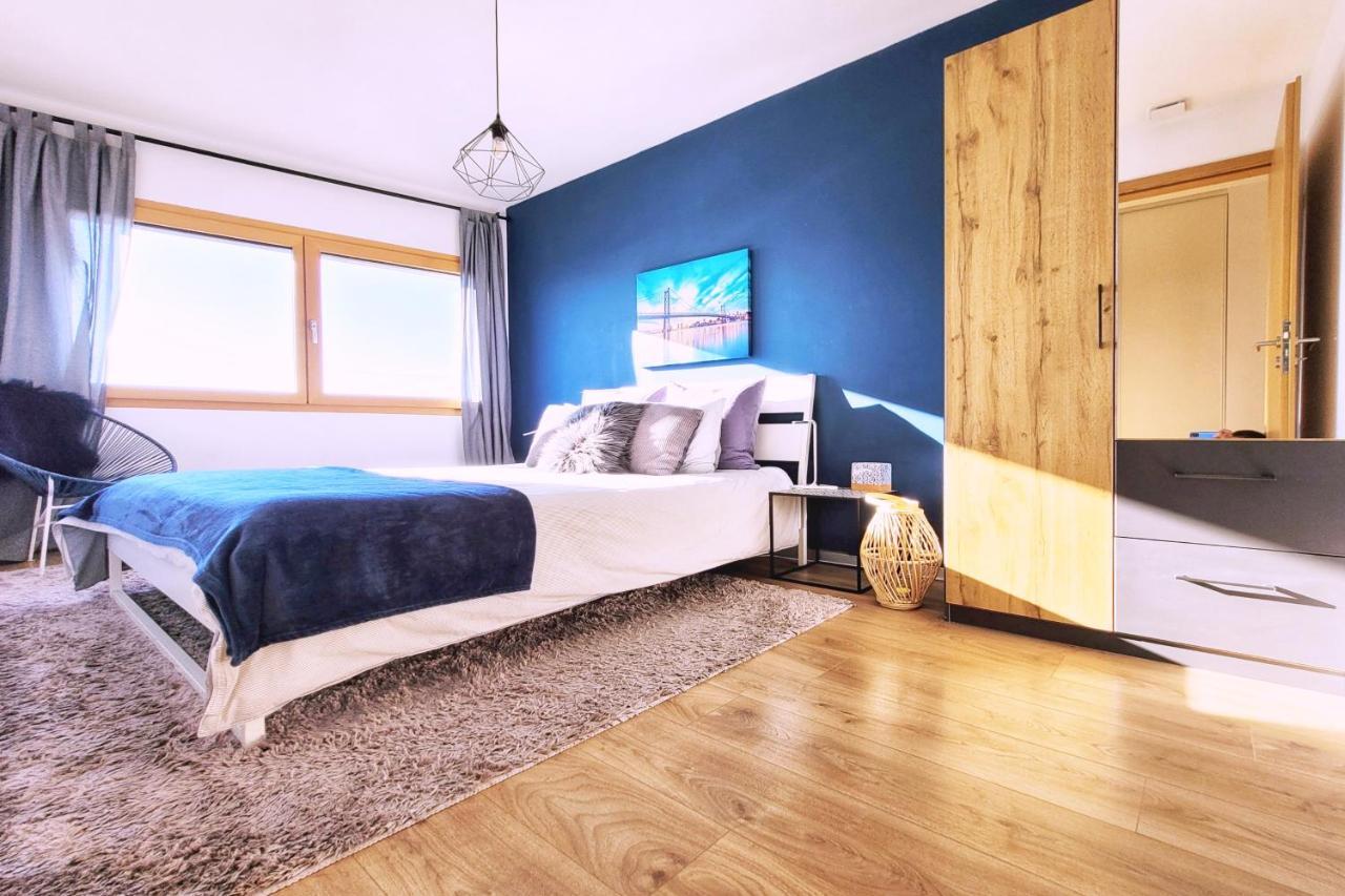 Montreux Holiday Home Luaran gambar