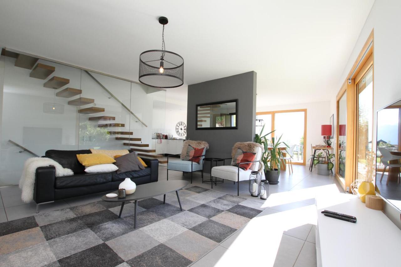 Montreux Holiday Home Luaran gambar