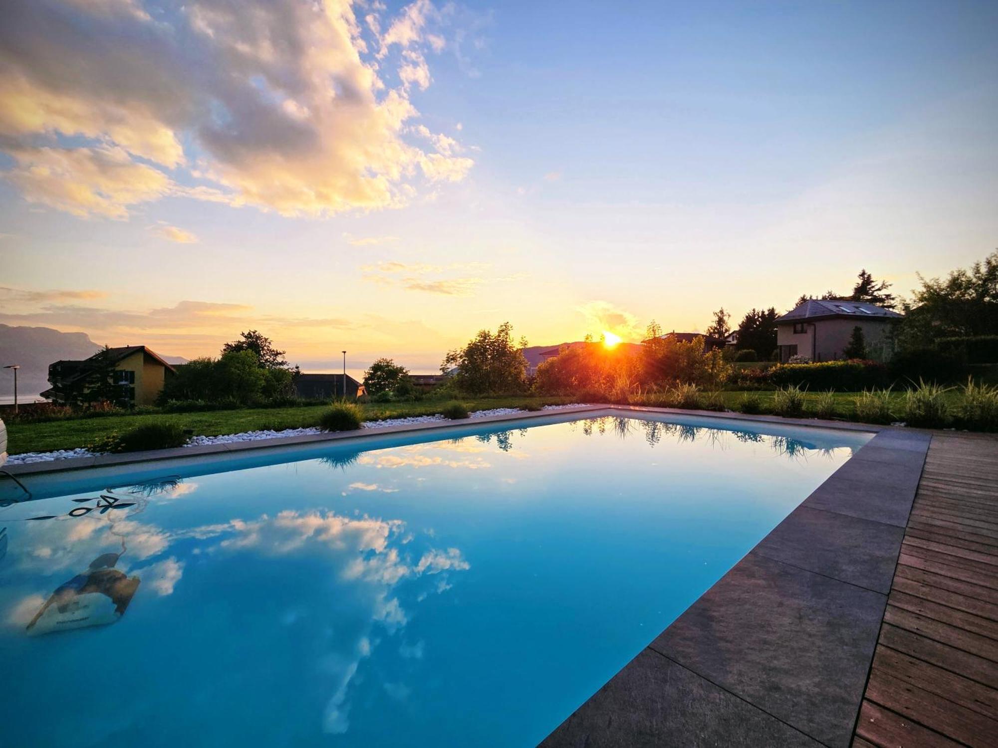 Montreux Holiday Home Luaran gambar