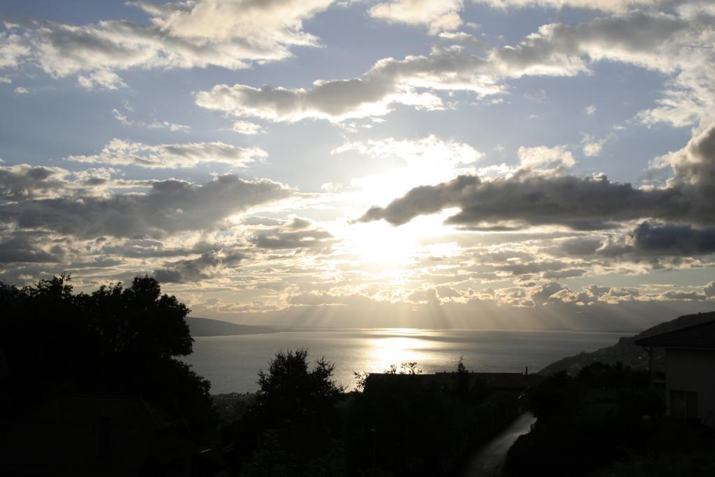 Montreux Holiday Home Luaran gambar