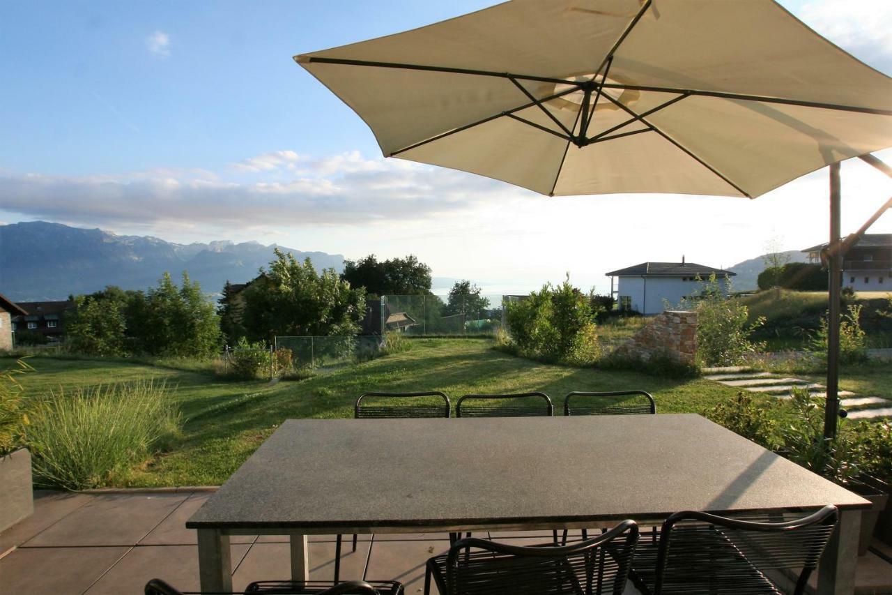 Montreux Holiday Home Luaran gambar