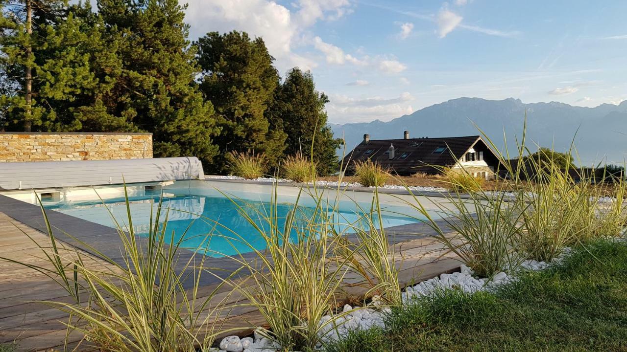 Montreux Holiday Home Luaran gambar