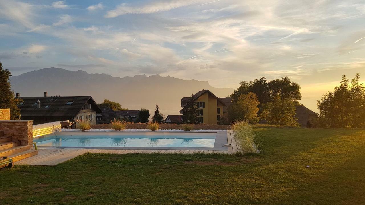Montreux Holiday Home Luaran gambar