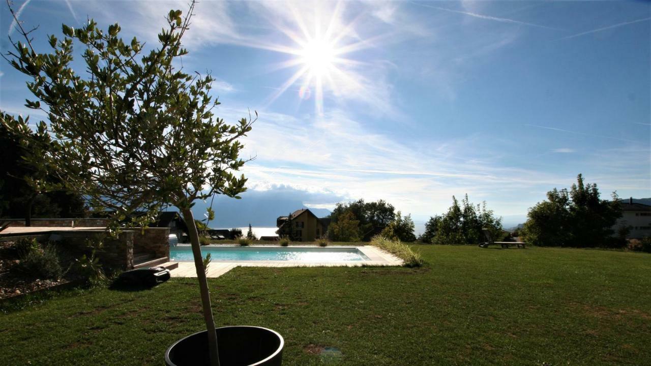 Montreux Holiday Home Luaran gambar