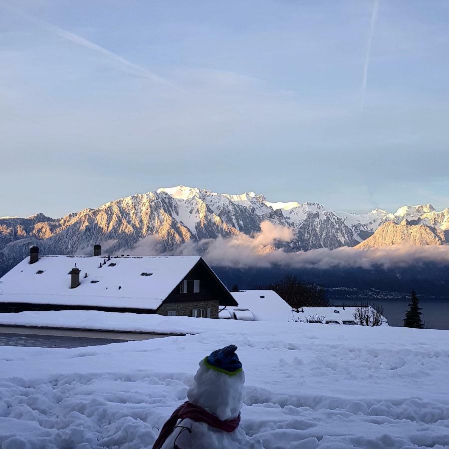 Montreux Holiday Home Luaran gambar