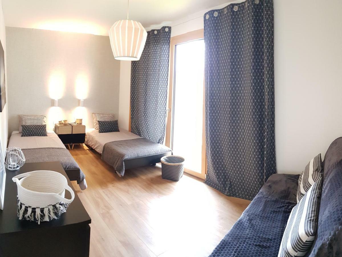 Montreux Holiday Home Luaran gambar